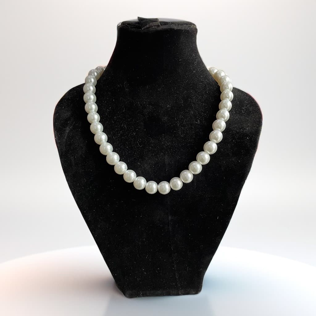 Pearl necklace